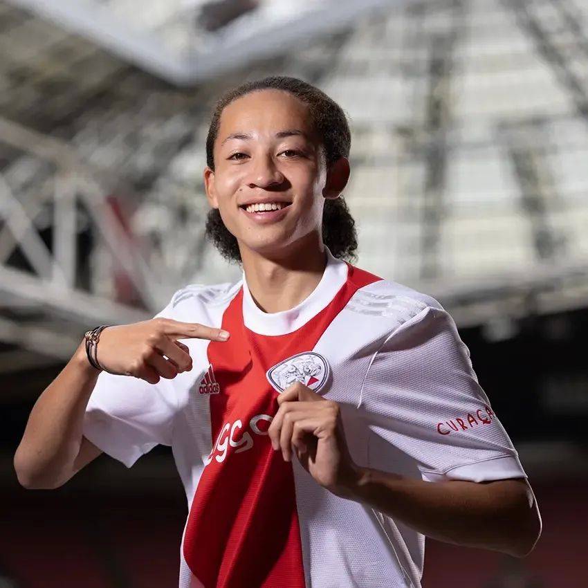 关于阿贾克斯迎NBA总决赛关键赛，今夜再遭质疑，话题不断，年轻球员得到机会的信息